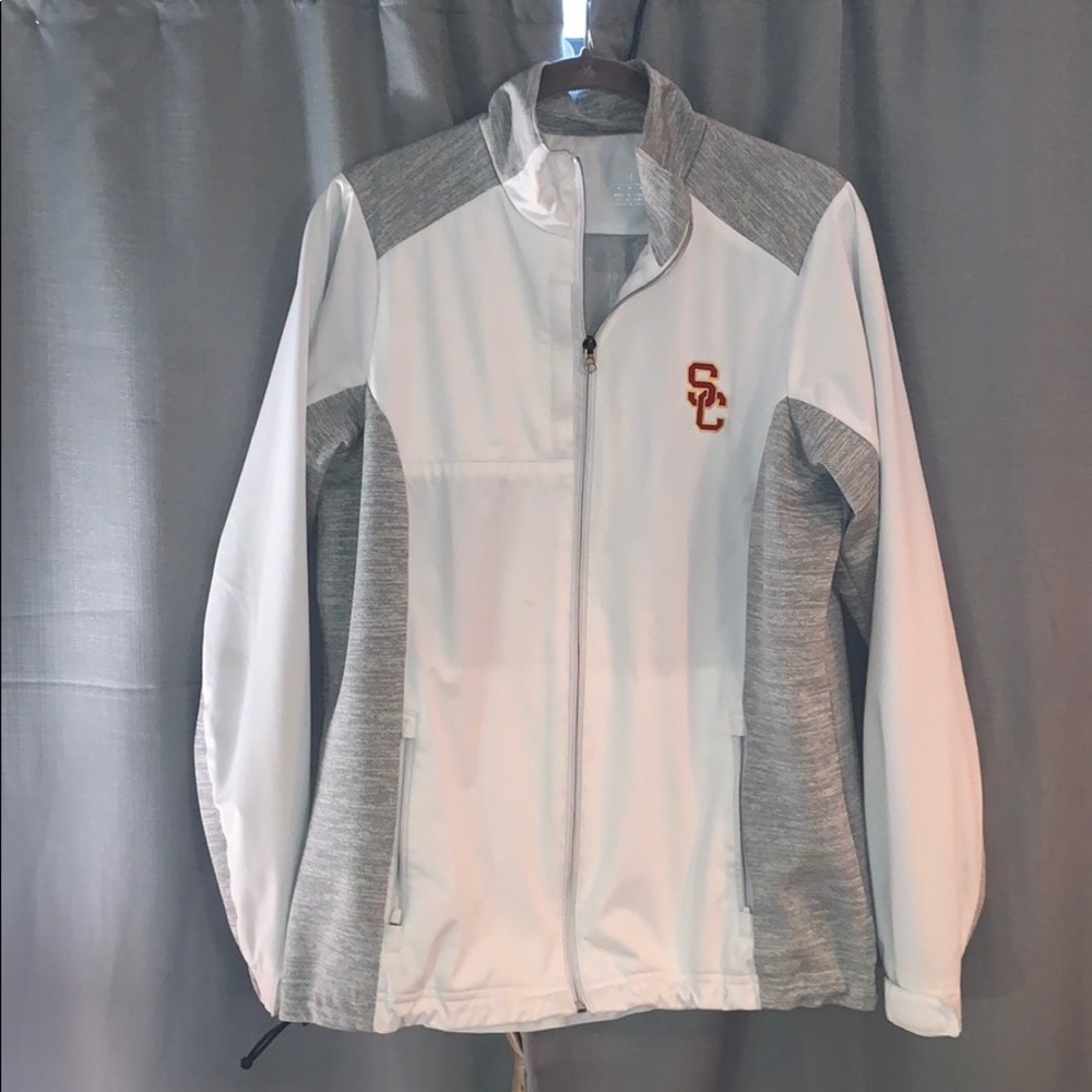 SC women’s windbreaker